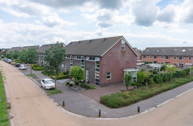 iQ Makelaars Assen, Stedewater