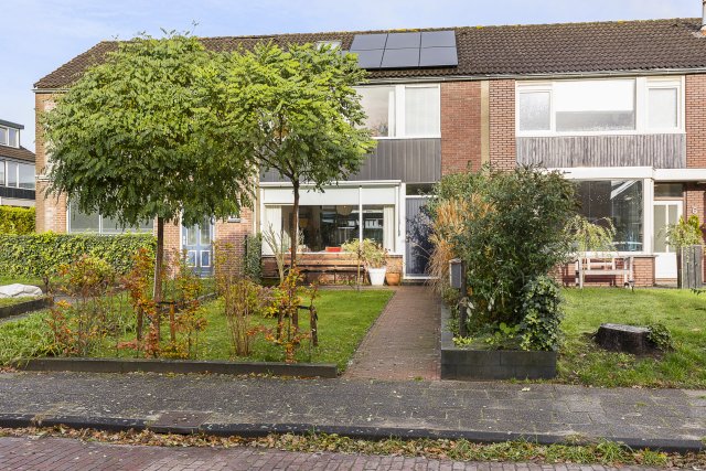 iQ Makelaars Eelde, Wolfhornkampweg