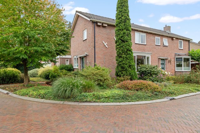 iQ Makelaars Paterswolde, Prins Bernhardlaan