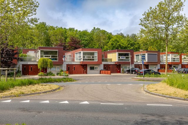 iQ Makelaars Groningen, Siersteenlaan