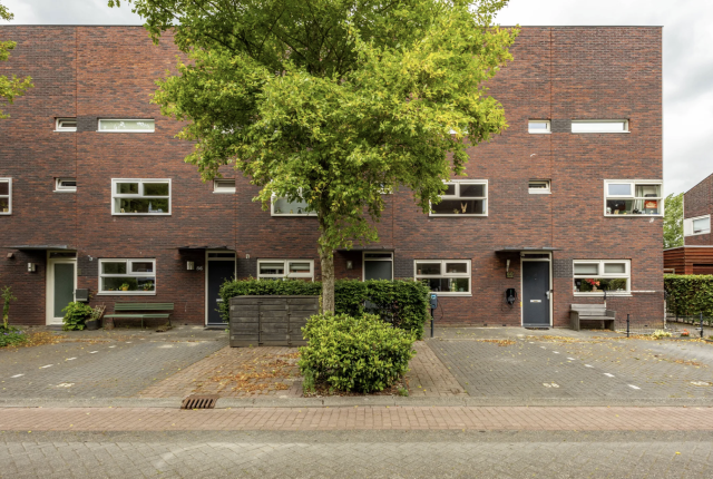 iQ Makelaars Groningen, Henk Plenterlaan